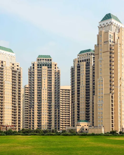ATS Tourmaline — towers over lawn (real photo)