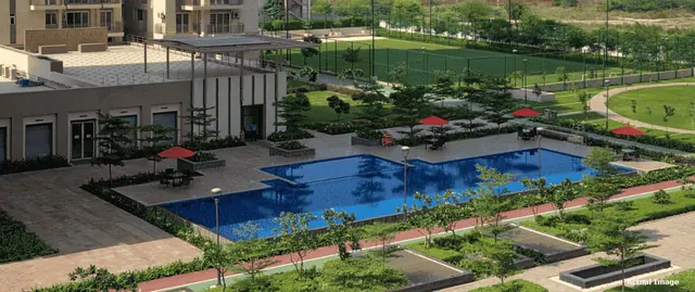 Conscient Heritage Max — pool and lawns (actual photo)