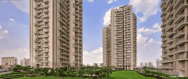 Conscient Heritage Max — towers and lawns (actual photo)
