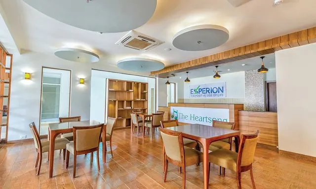 Experion Heartsong — clubhouse cafe interior (photo)