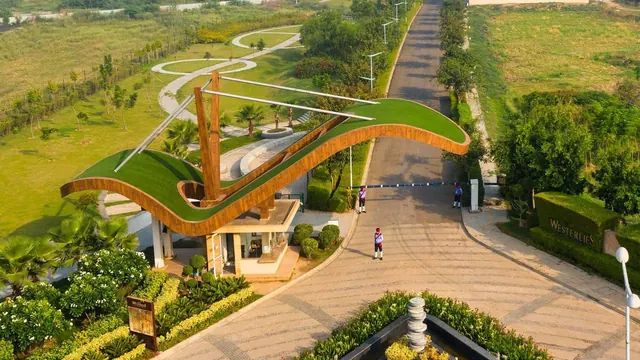 Experion The Westerlies — Entrance gate and boulevard from above, actual photo