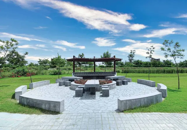 Experion The Westerlies — Seating plaza with pergola, actual photo