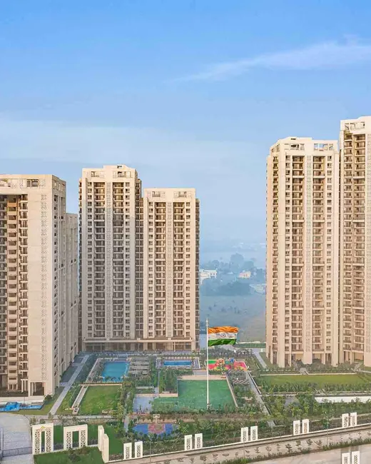 Mapsko Mountville — towers exterior with landscape (real photo)