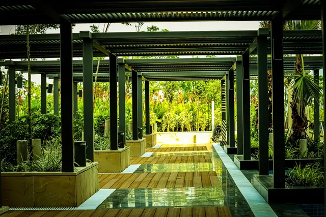 Mapsko Mountville — pergola walkway landscape (real photo)