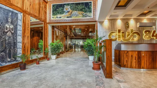 SS The Coralwood — Club 84 lobby